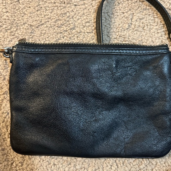 Marc By Marc Jacob’s black cross body - Picture 5 of 6